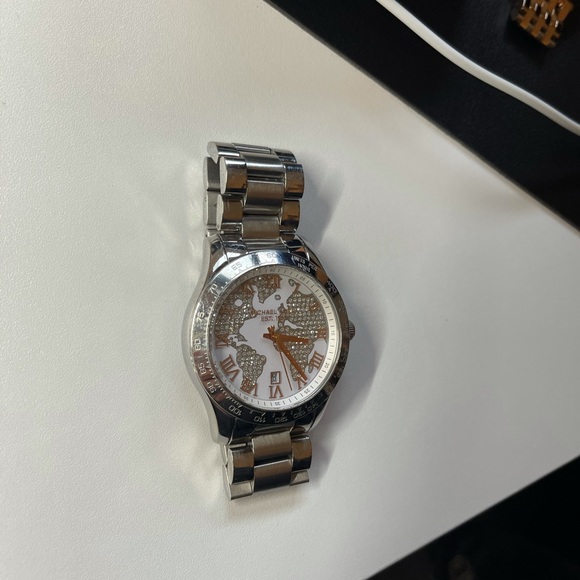 Michael Kors watch - Picture 4 of 5